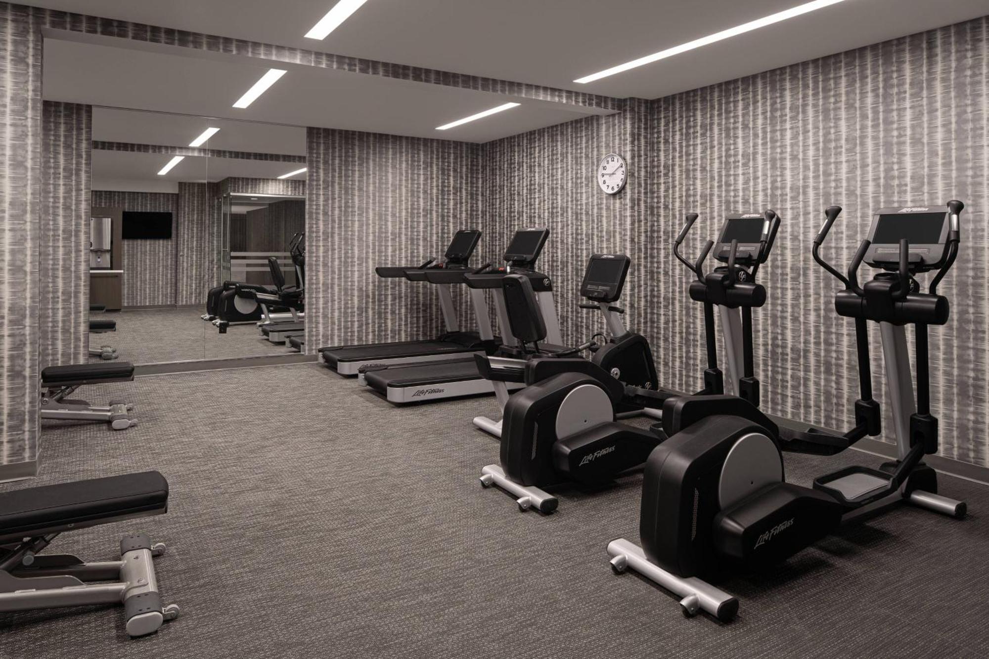 Hotel Ac By Marriott Downtown 4*